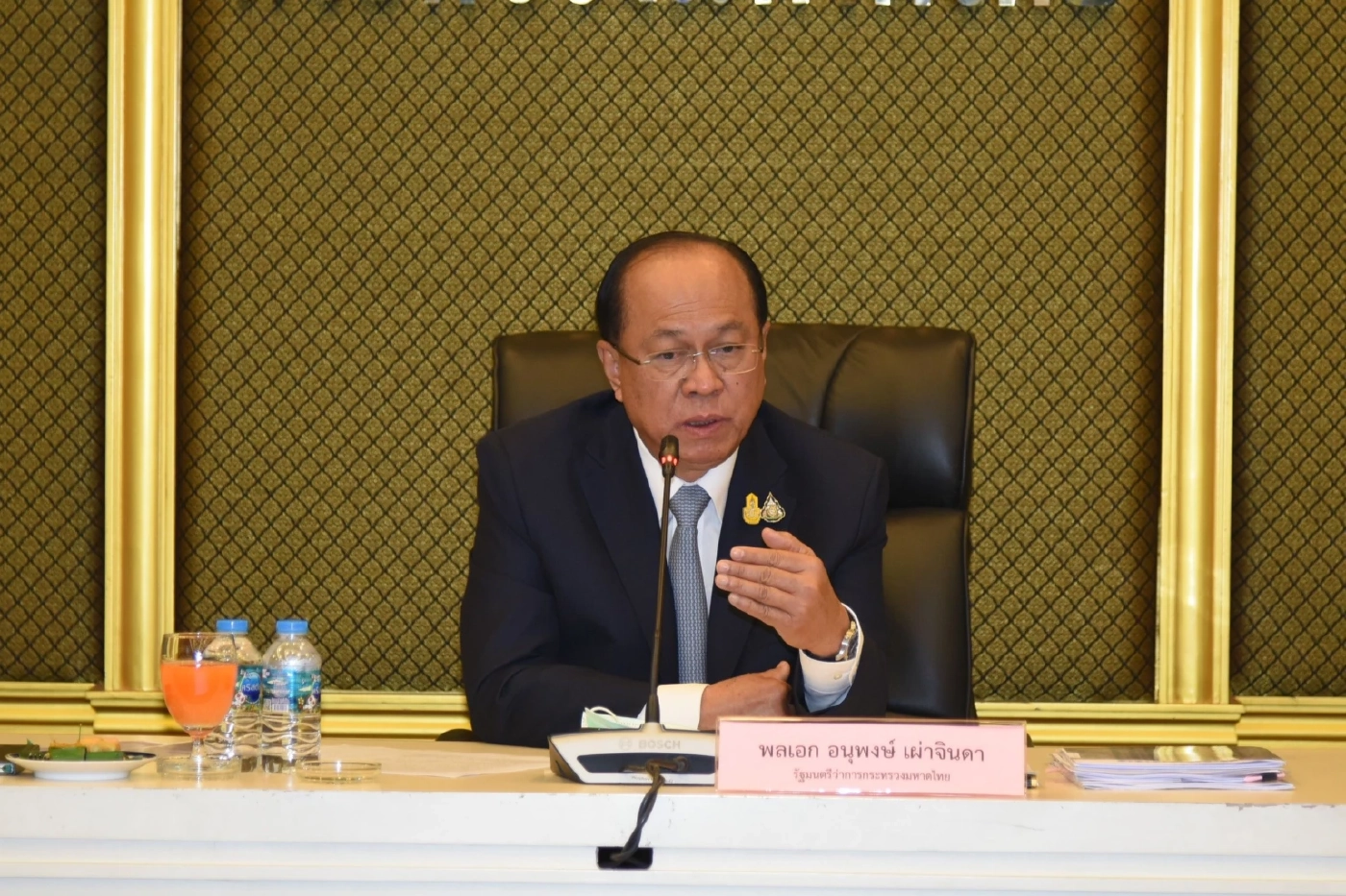 มหาดไทย ชง ครม. มอบ "12ของขวัญปีใหม่" ลดดบ.โรงรับจำนำ ค่ามิเตอร์น้ำ เรียนฟรี