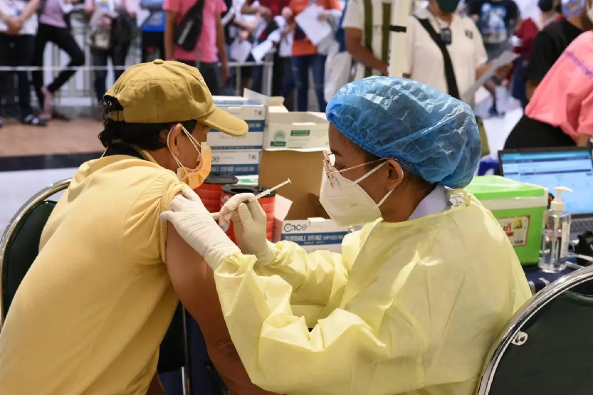 สสจ.ปทุมฯ จับมือ อบจ.พร้อมป้องกันและรักษา ถ้ามีปชช.ติดสายพันธุ์โอมิครอน