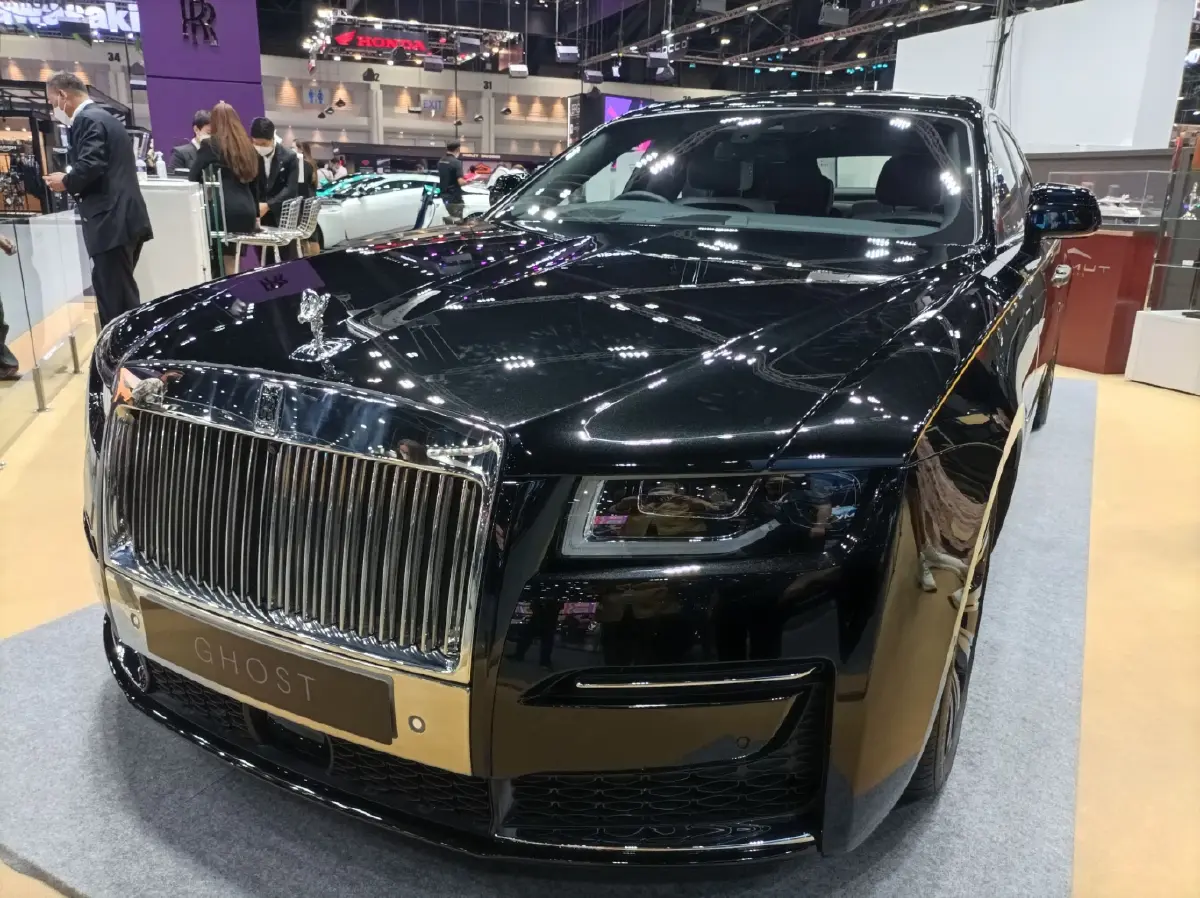 ROLLS-ROYCE : GHOST EXTENDED