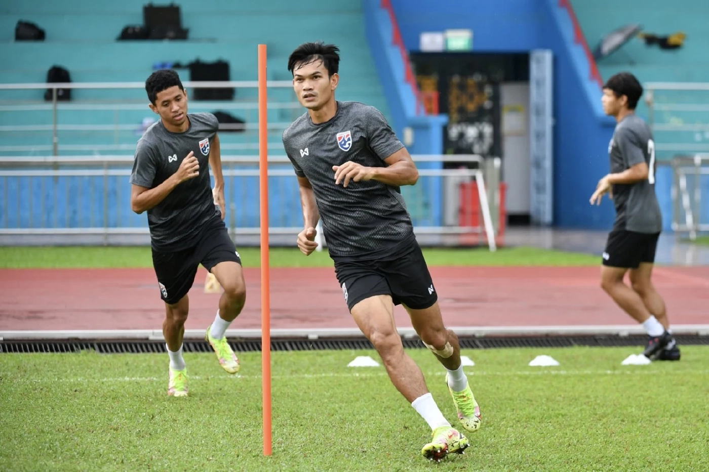 "มาโน่" นำ ไทยซ้อมต่อเนื่องก่อนดวลเวียดนามยกสอง