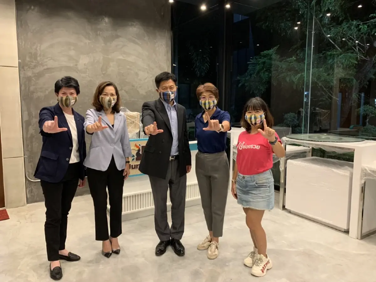  ดร. นริศ ธรรมเกื้อกูล จับมือ คุณณรินณ์ทิพ  วิริยะบัณฑิตกุล ผู้จัดงาน Smart SME EXPO 2021 นำ “แพลตฟอร์มแห่งโอกาส” ช่วยสนับสนุน SME ในงาน