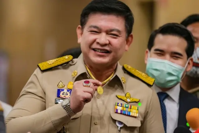 “สิระ”ลุ้นกกต.ฟันดาบสอง ซ้ำรอย"ธนาธร"