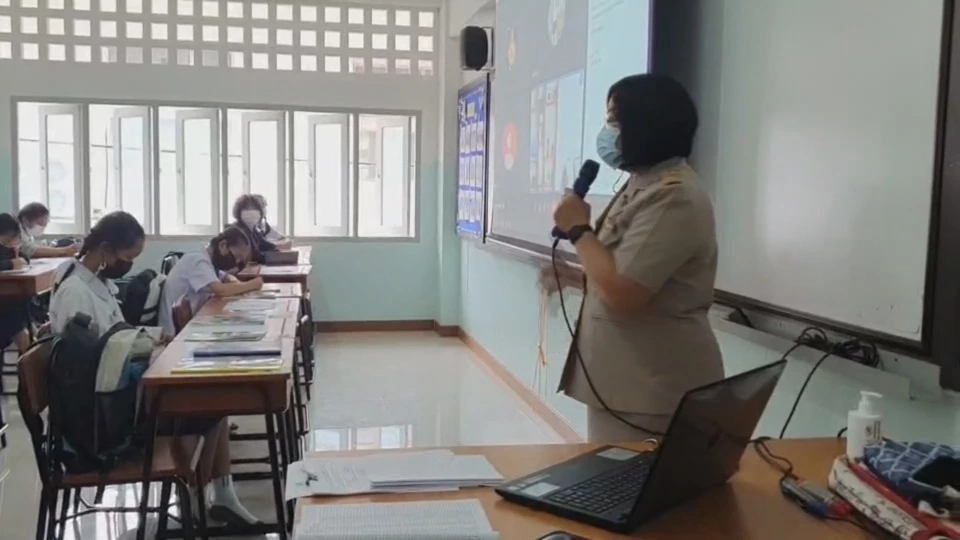 ยังผวาโควิด!!เปิดเรียนOnsiteวันแรก ทั้งห้องมาเรียน2คน