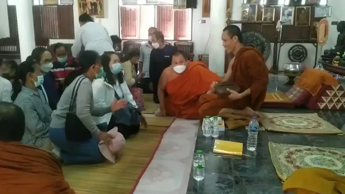 "พระเล็ก" ส่งพระเลขาเข้าวัดป่าแพงศรี ด้านชาวบ้านลุกฮือขับไล่