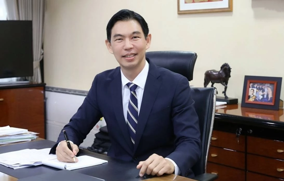 วีริศ อัมระปาล ผู้ว่าการการนิคมอุตสาหกรรมแห่งประเทศไทย (กนอ.) 