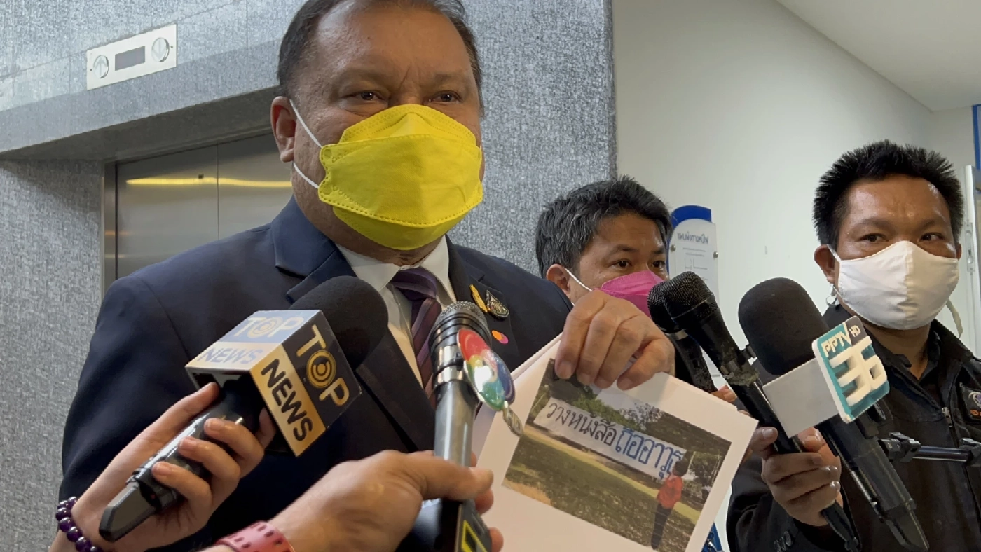 นายสนธิญา สวัสดี อดีตที่ปรึกษากรรมาธิการการกฎหมาย