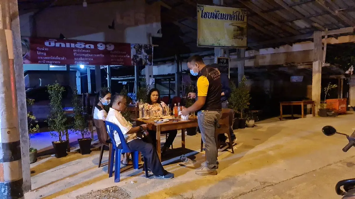 คนร้ายยิงร้านข้าวต้มกลางดึก โชคดีไร้คนบาดเจ็บ