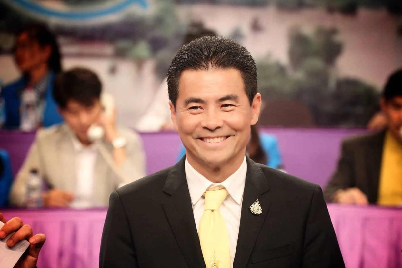 นายเทวัญ ลิปตพัลลภ สมาชิกสภาผู้แทนราษฎร (ส.ส.) แบบบัญชีรายชื่อ พรรคชาติพัฒนา 