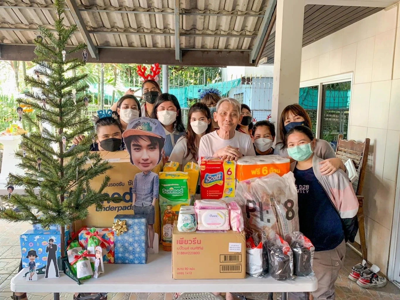 ซึ้งใจชาวเน็ต แฟนคลับ "บิ๊ก ดีทูบี" ดูแลครอบครัวแทน แม้ลูกชายจากไปแล้ว 14 ปี