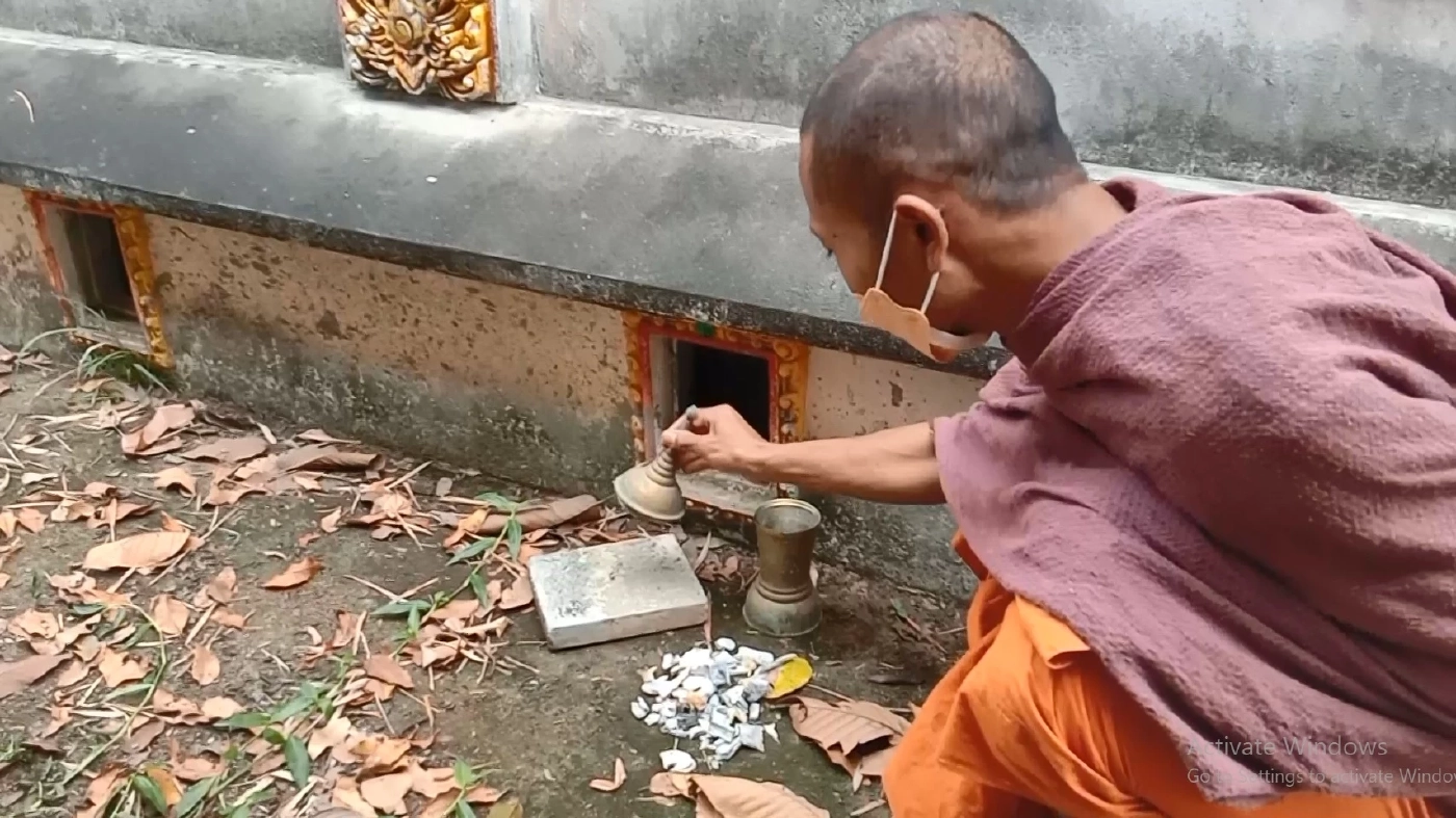 แก๊งจอมขมังเวทย์ ทุบทำลายกำแพงวัด เจดีย์ใส่อัฐิ ขโมยเงินปากผี