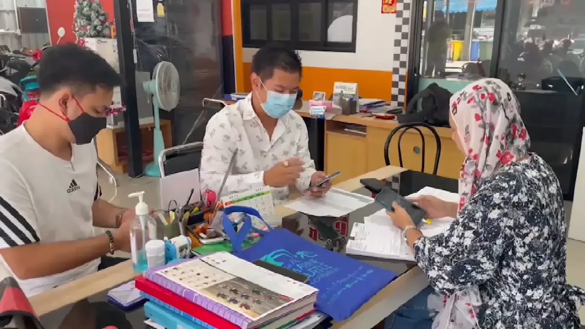 สาวร้องฉีดวัคซีนเข็ม 3 ผมร่วงเกือบหมดไร้เยียวยา