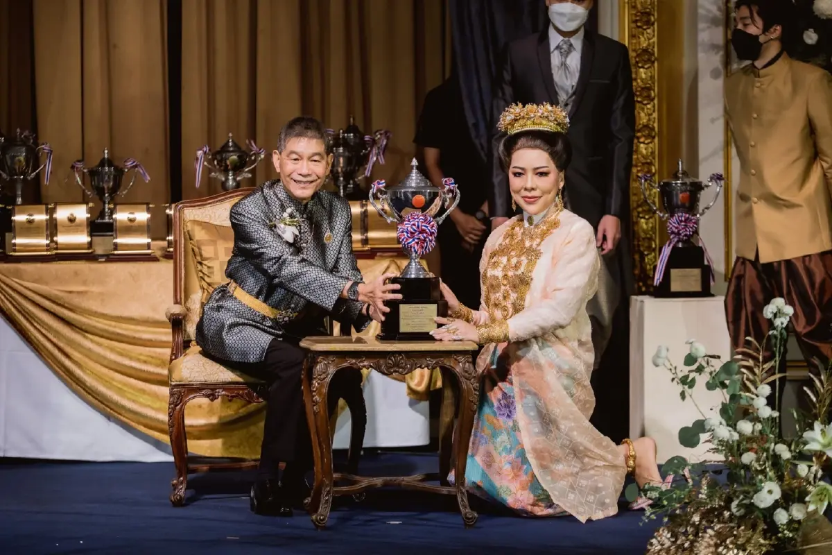 ทรงคุณค่ามอบรางวัลภาพออนไลน์นุ่งห่มผ้าไทย “ภาพเก่าเล่าเรื่อง ภูษาไทย”