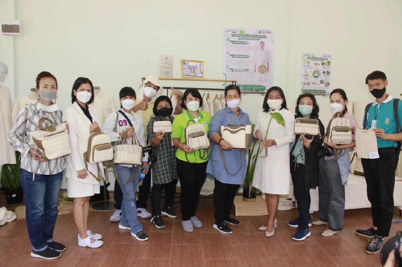 วช. ดันผลิตภัณฑ์ผ้าผักตบชวา มทร.ธัญบุรี สู่อุตสาหกรรมแฟชั่น