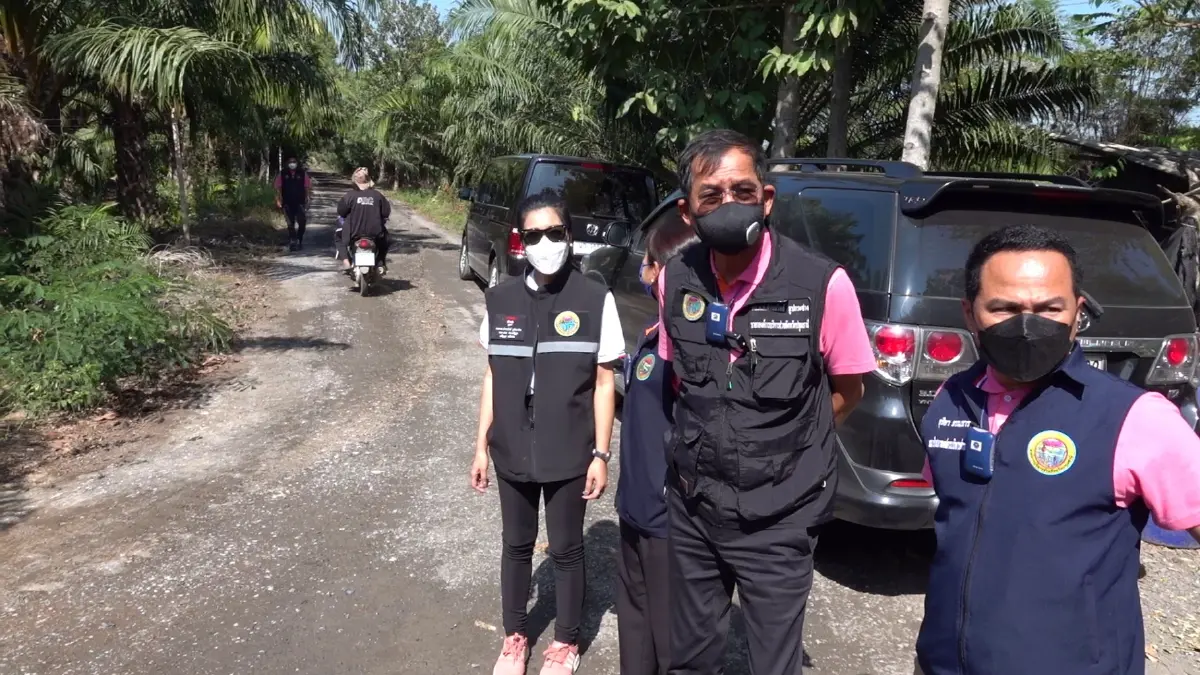 เร่งแก้ปัญหาให้ ปชช.ปรับปรุงผิวถนนเพื่อเกษตรกรหนองเสือ