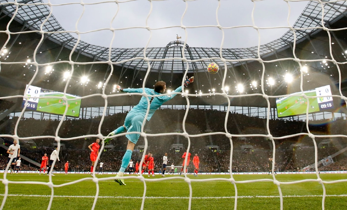 หวั่นคลัสเตอร์โอมิครอนระบาดสโมสรฟุตบอล