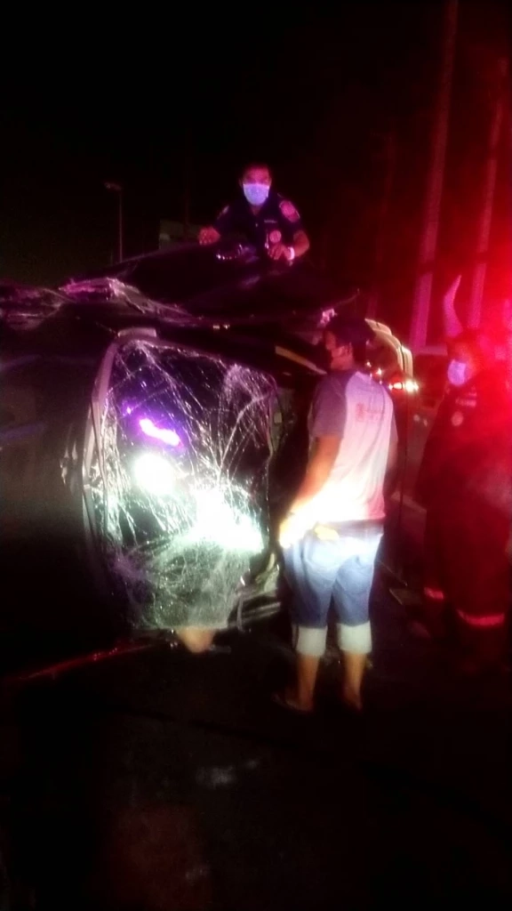 สลด! รถเก๋งซิ่งลงอุโมงค์เสียหลักชน "จยย.-กระบะ" ตาย 1 ราย