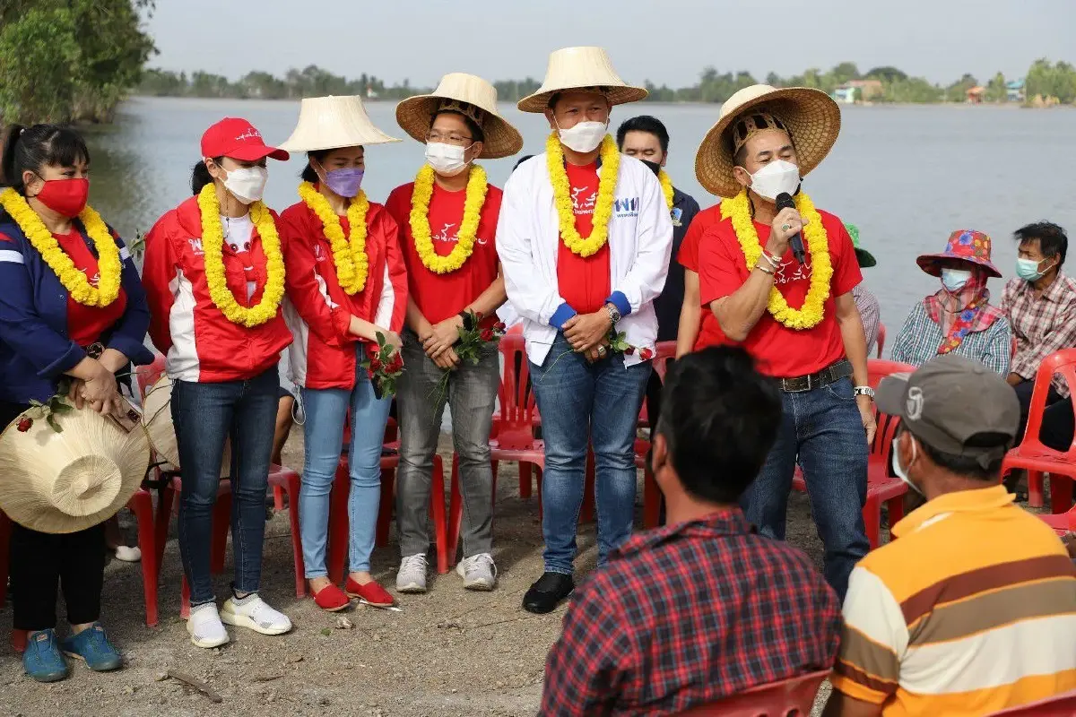 "เพื่อไทย" ลงพื้นที่อยุธยาฟังปัญหา เกษตรกรรับผลกระทบหนัก ไร้รัฐเหลียวแล