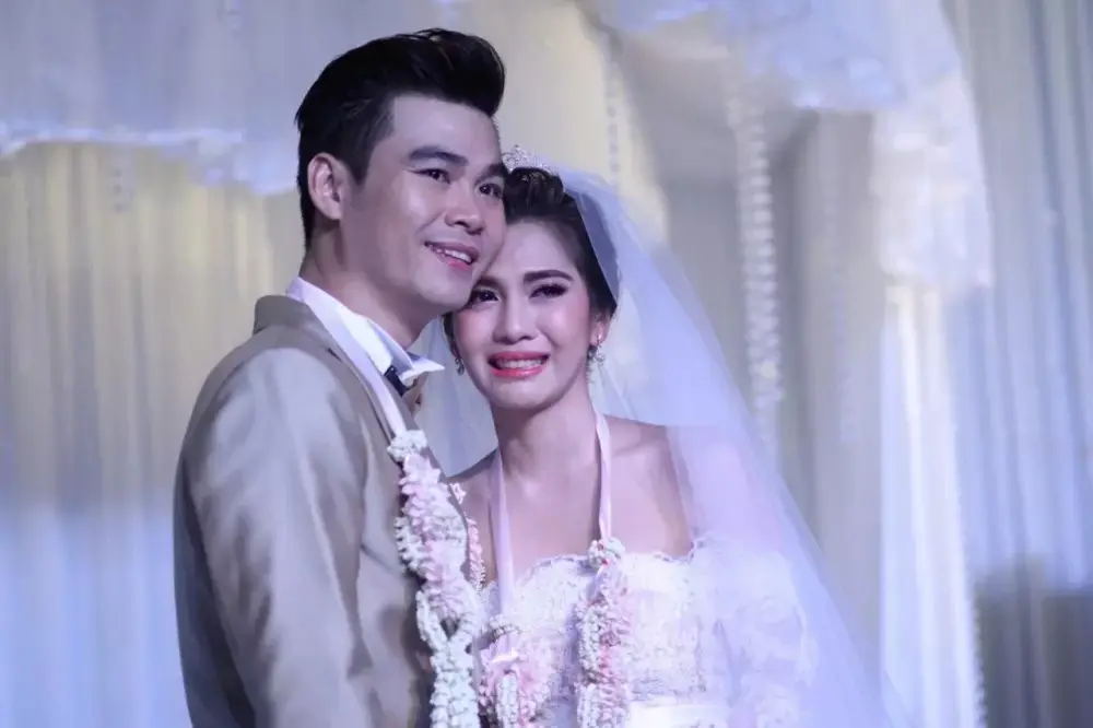เปิดคู่รัก-คู่ร้าง วงการบันเทิงแห่งปี 2564