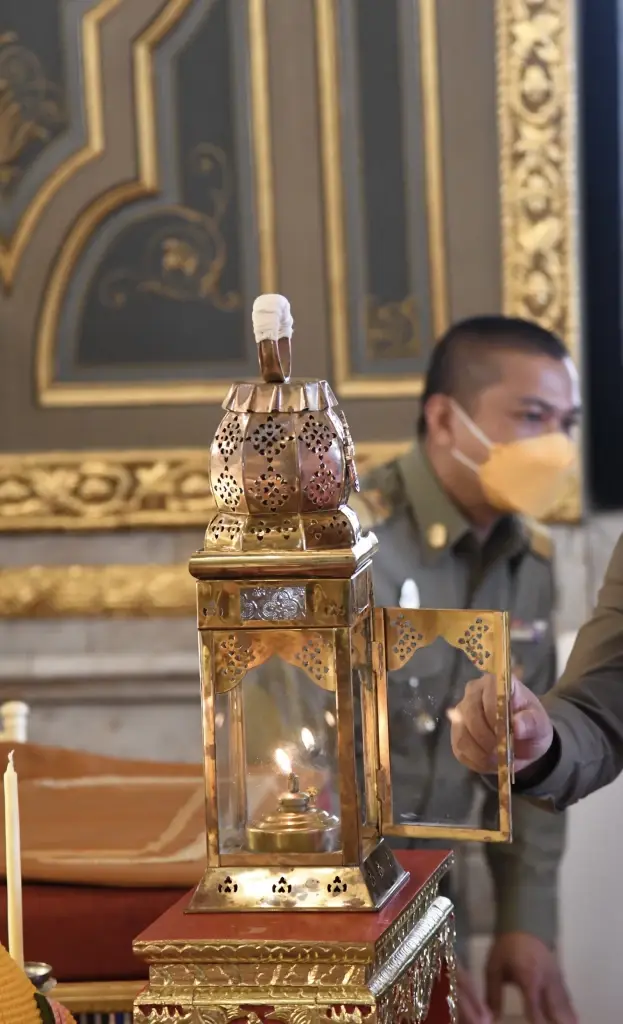 สมเด็จพระสังฆราชฯ “ประทานไฟพระฤกษ์” จุดในพิธีสวดมนต์ข้ามปี