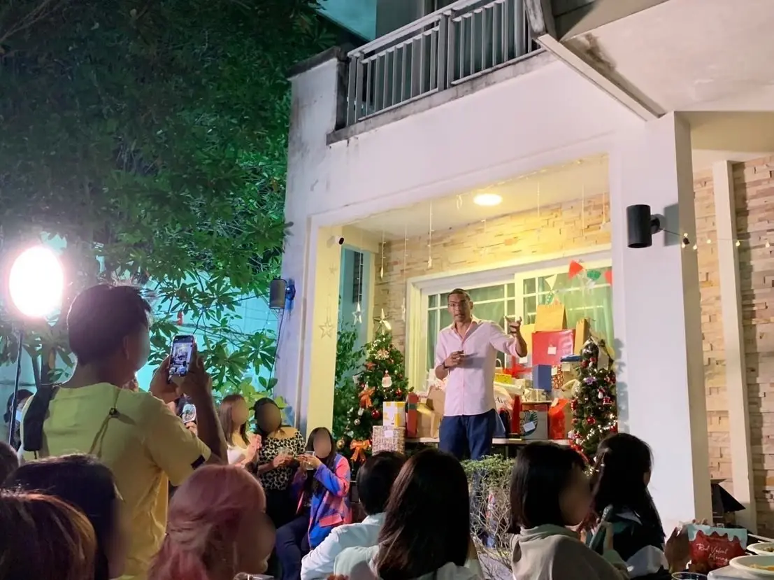 ดราม่า "คุณชายอดัม" โพสต์ภาพจัดปาร์ตี้ยันเช้า แจงตรวจโควิดก่อนร่วมงาน 