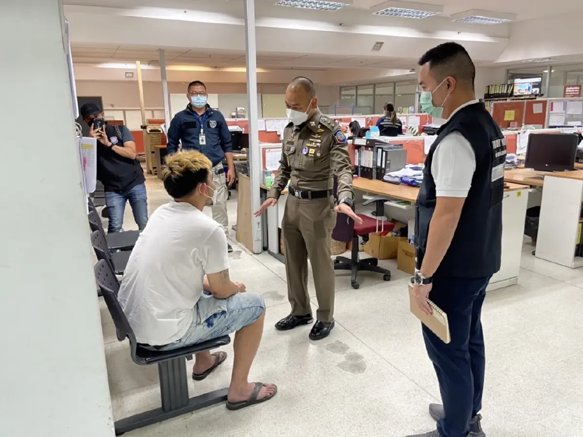 ตำรวจท่องเที่ยวบุกรวบพ่อเล้าค้ากามเด็กชายคาโรงแรมดังย่านจรัญฯ