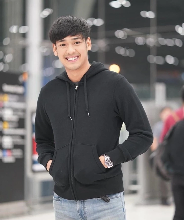 นักแสดงหนุ่ม "เค้ก นัทธวัชร์" แจ้งไทม์ไลน์ติดเชื้อโควิดจากน้องสาว