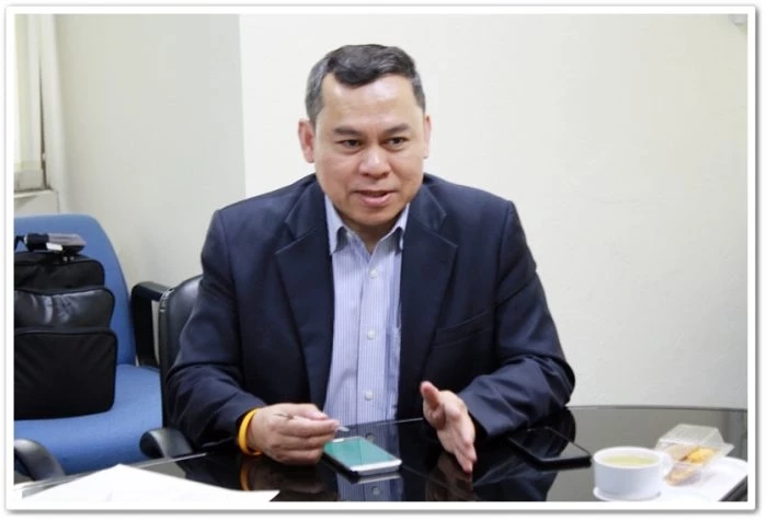 ปรัศนี "ซูปเปอร์โพล" ถึง ดร.นพดล กับรอยแผลเป็นที่ยังคงอยู่ "เอแบคโพลล์"