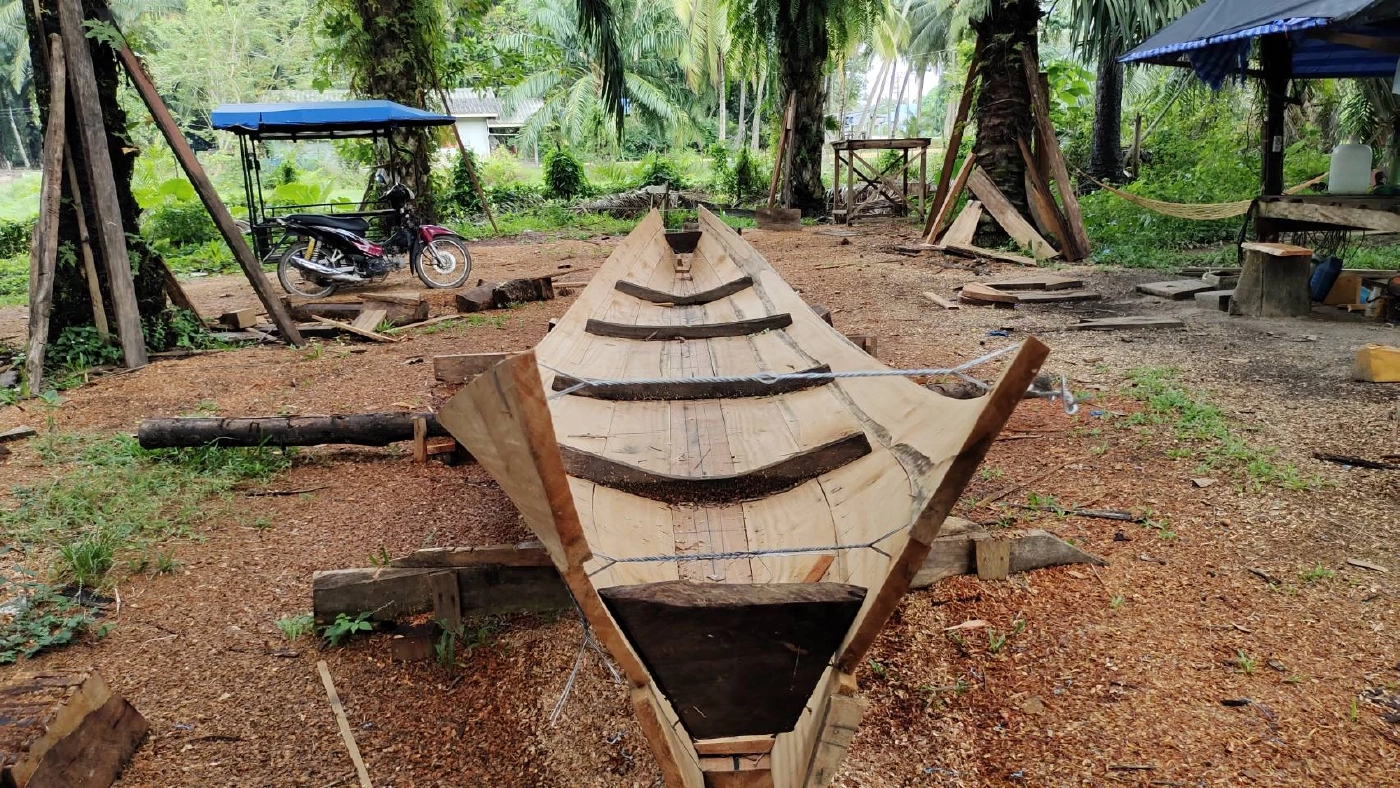 กลุ่มอนุรักษ์ต่อเรือหัวโทง ร้องจนท.บุกจับเลื่อยโซ่ยนต์