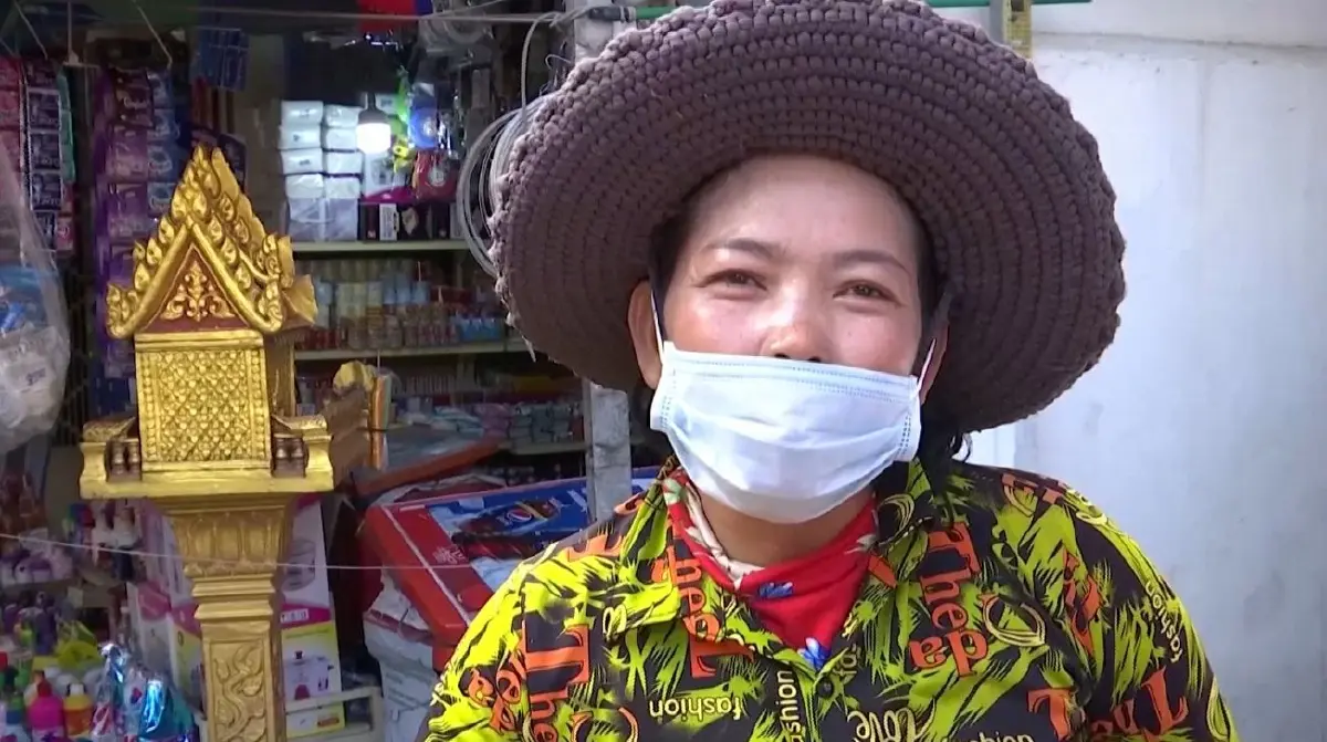 ชาวกัมพูชาวิตกกังวล หลังประเทศเจอติดเชื้อโอมิครอนคนแรก