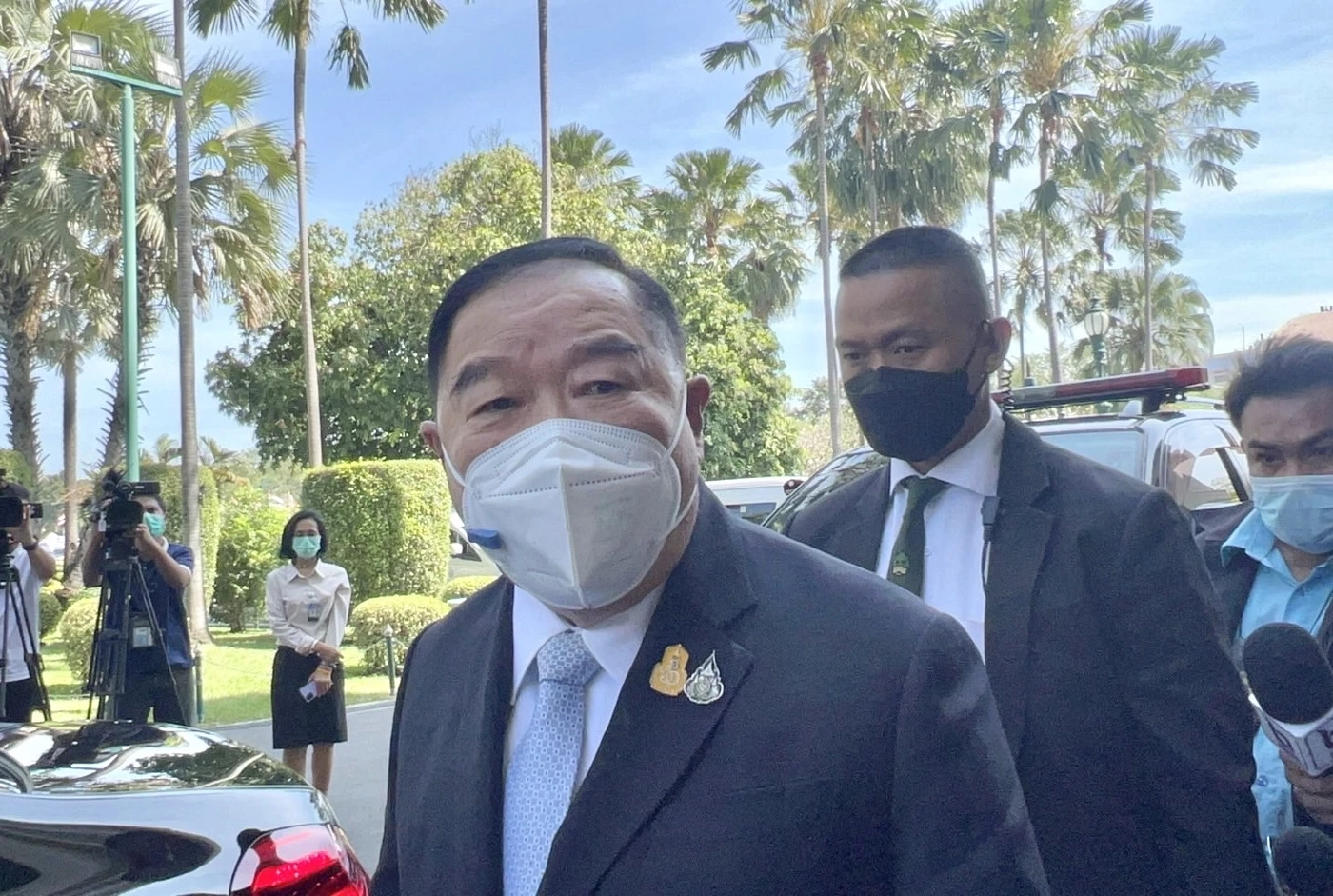 พล.อ.ประวิตร วงษ์สุวรรณ รองนายกรัฐมนตรี และหัวหน้าพรรคพลังประชารัฐ 