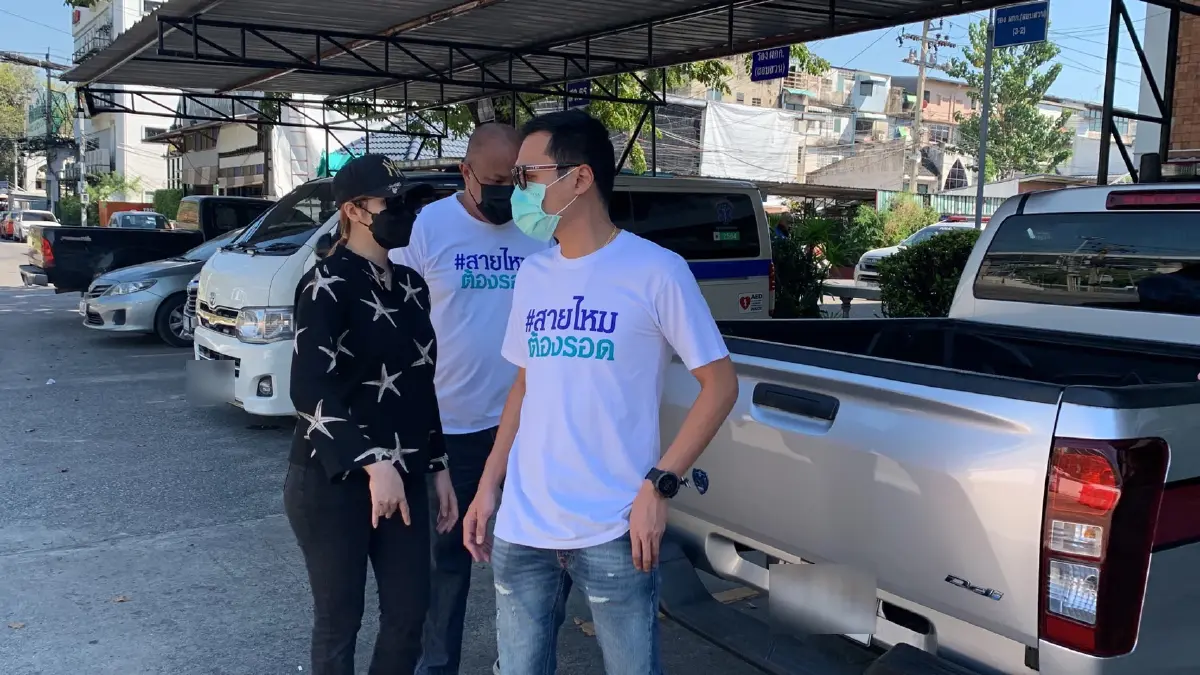 สาวขับรถชนคนดับใกล้ตลาดยิ่งเจริญ เข้ามอบตัว ตำรวจแจ้ง 3 ข้อหา ก่อนปล่อยตัว