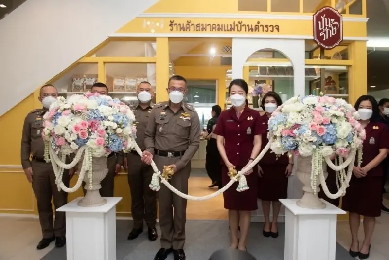 "รัตนาภรณ์ สีวลีพันธ์" หลังบ้าน"บิ๊กปั๊ด"สุดยอดหญิงแกร่งนักพัฒนา