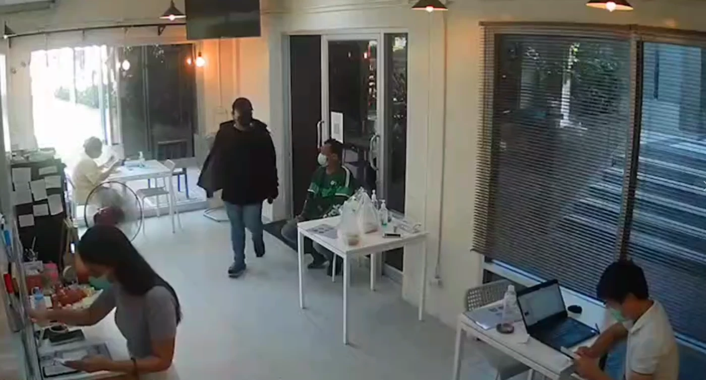 แจ้งจับ "ไรเดอร์หัวร้อน" ชักอาวุธมีดไล่ฟันเจ้าของร้าน