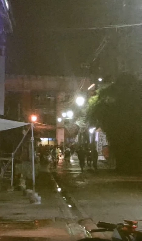 "แก๊งโจ๋บางแค" ทะเลาะวิวาทไล่ฟันกันเละ 