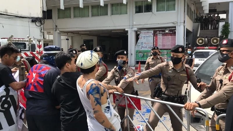 โดนอีกคดี ศาลสั่งจำคุก "แอมมี่" 4 เดือน คดีสาดสีตำรวจ สน.สำราญราษฎร์