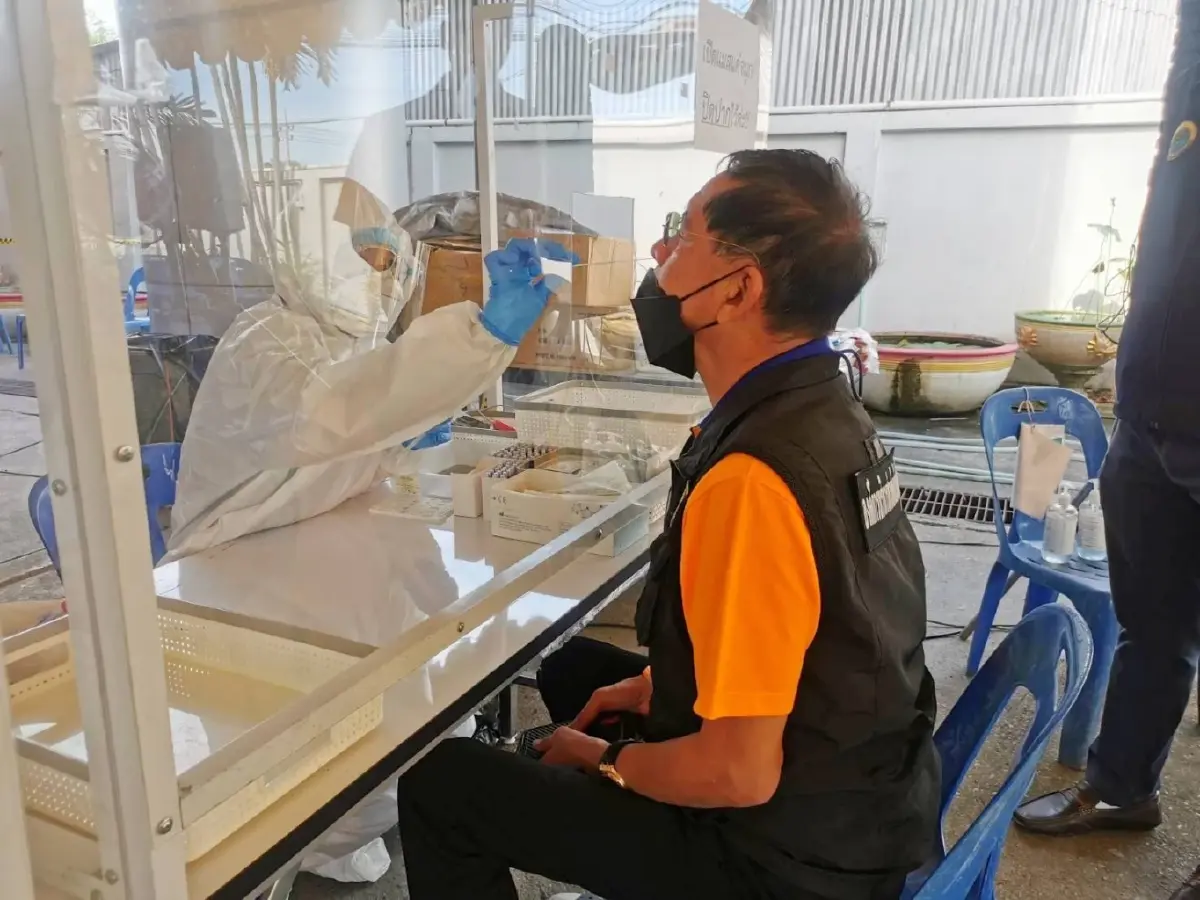 สสจ.ปทุมฯ จับมือ อบจ.พร้อมป้องกันและรักษา ถ้ามีปชช.ติดสายพันธุ์โอมิครอน