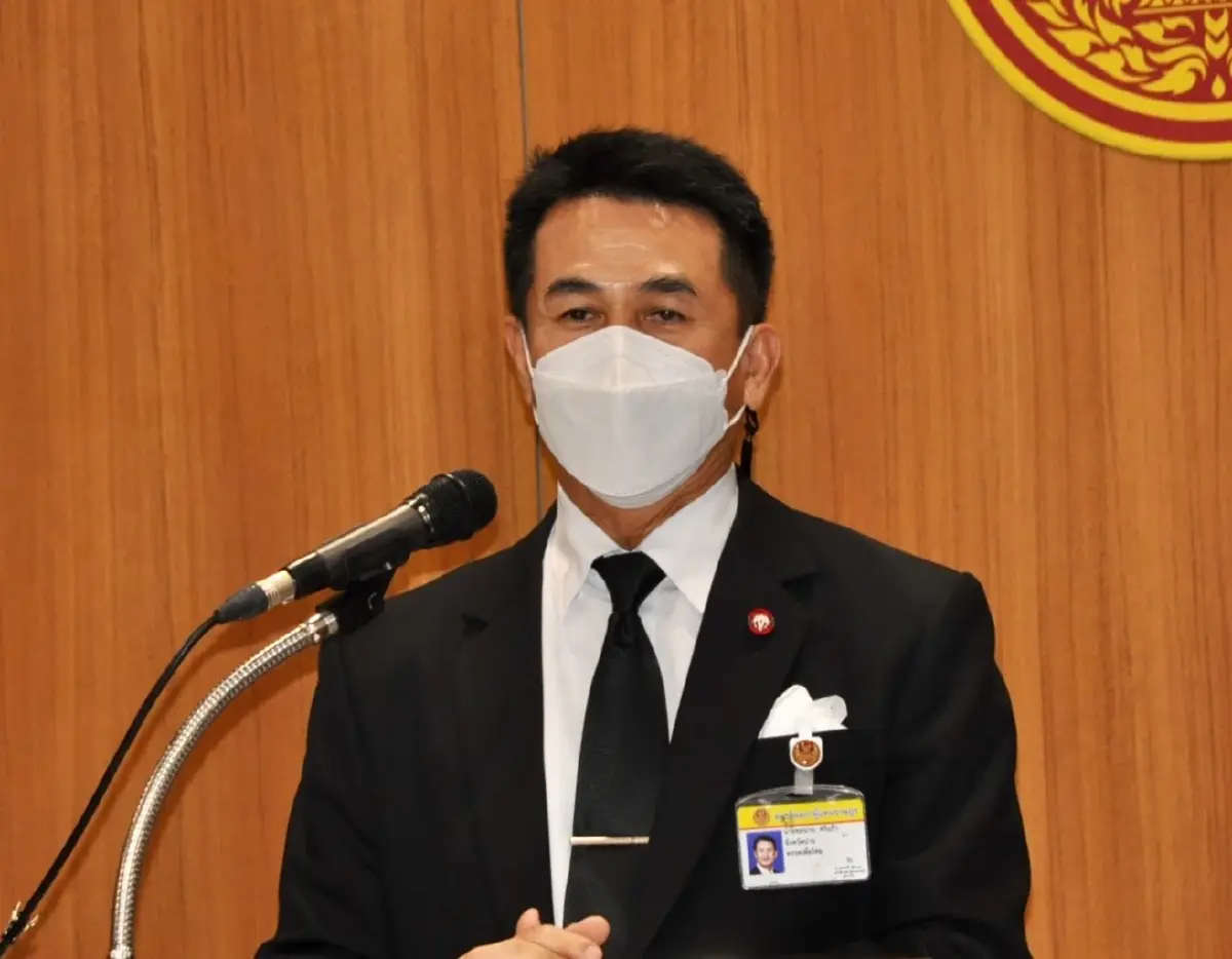 ชลน่าน ศรีแก้ว