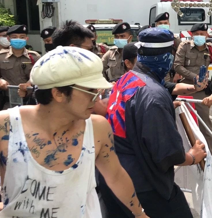 โดนอีกคดี ศาลสั่งจำคุก "แอมมี่" 4 เดือน คดีสาดสีตำรวจ สน.สำราญราษฎร์