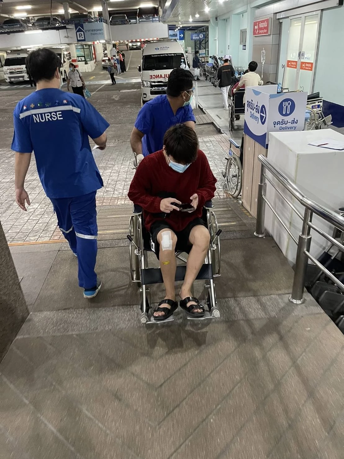 คืบหน้าอาการพระเอกดัง “คริส พีรวัส” หลังประสบอุบัติเหตุรถปอร์เช่คว่ำ