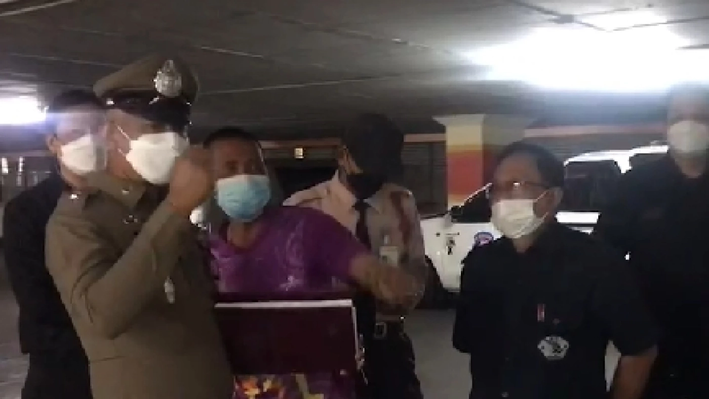 ลูกชายป่วยจิต อาการกำเริบคลุ้มคลั่ง ใช้ถุงครอบหัวและรัดคอแม่เสียชีวิต