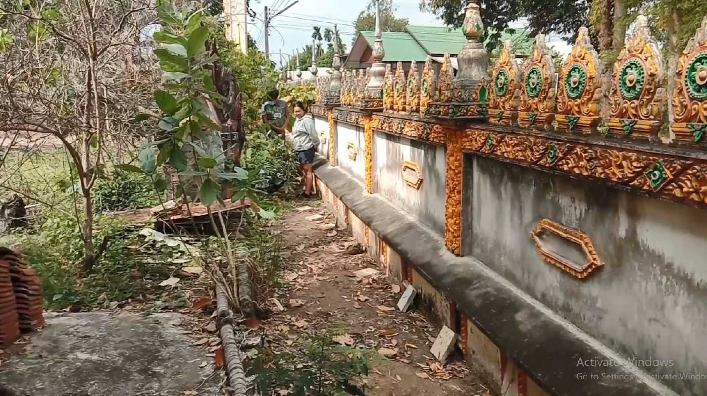 แก๊งจอมขมังเวทย์ ทุบทำลายกำแพงวัด เจดีย์ใส่อัฐิ ขโมยเงินปากผี