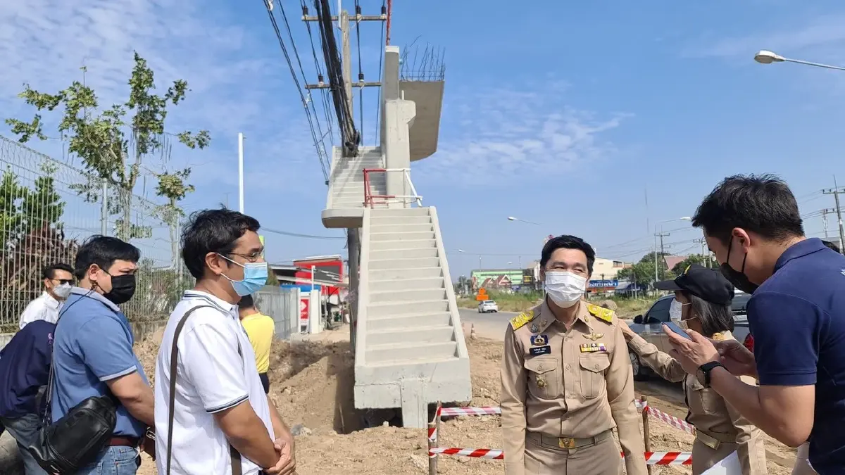 นายกเทศมนตรีสัตหีบ แจง "รองบ" รื้อเสาไฟฟ้าเจาะทะลุสะพานลอย