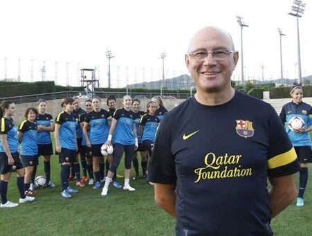 (ยอเรนส์ เฝ้ามองพัฒนาการของ ปูเตยาส นับสิบปี ก่อนจะดึงกลับมาที่ บาร์เซโลนา อีกครั้ง /ภาพจาก RFEF)