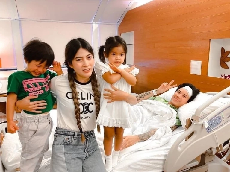 เผยอาการล่าสุด “ป๊อก ภัสสรกรณ์” หลังผ่าตัดเนื้องอกในสมอง ยังเดินไม่คล่อง!