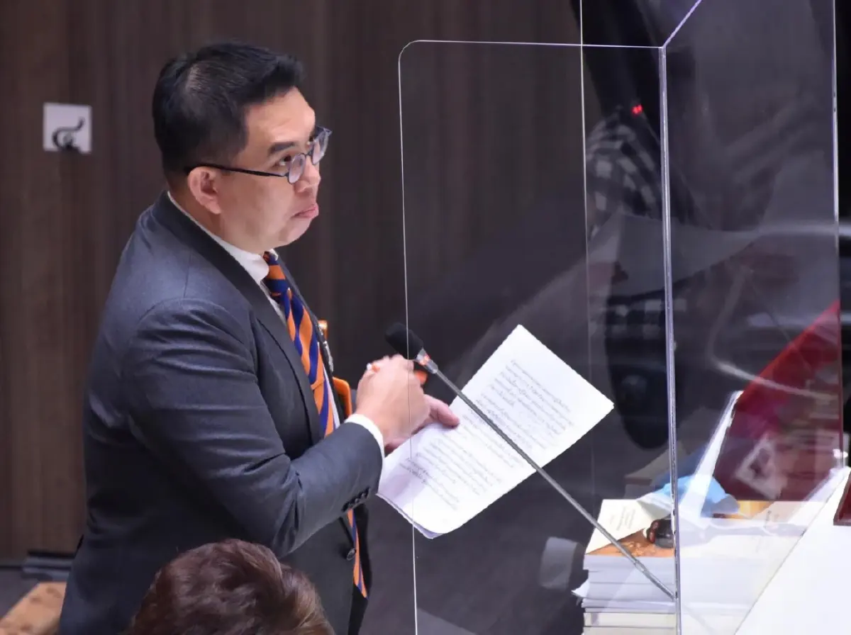 "วิโรจน์"เตือนนายกฯ โอมิครอน ไม่กระจอก พร้อมรับมือแล้วหรือยัง