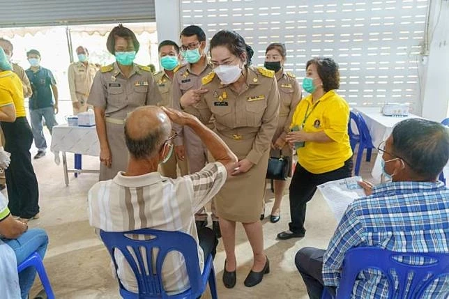 คลัสเตอร์ตลาดคับคั่ง ยอดติดเชื้อยังพุ่งไม่หยุด ลุกลามแทบทุกอำเภอแล้ว