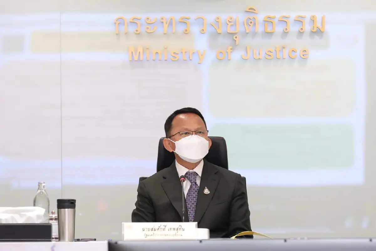 "สมศักดิ์" สั่งดีเอสไอ ปราบขบวนการค้าน้ำมันเถื่อน