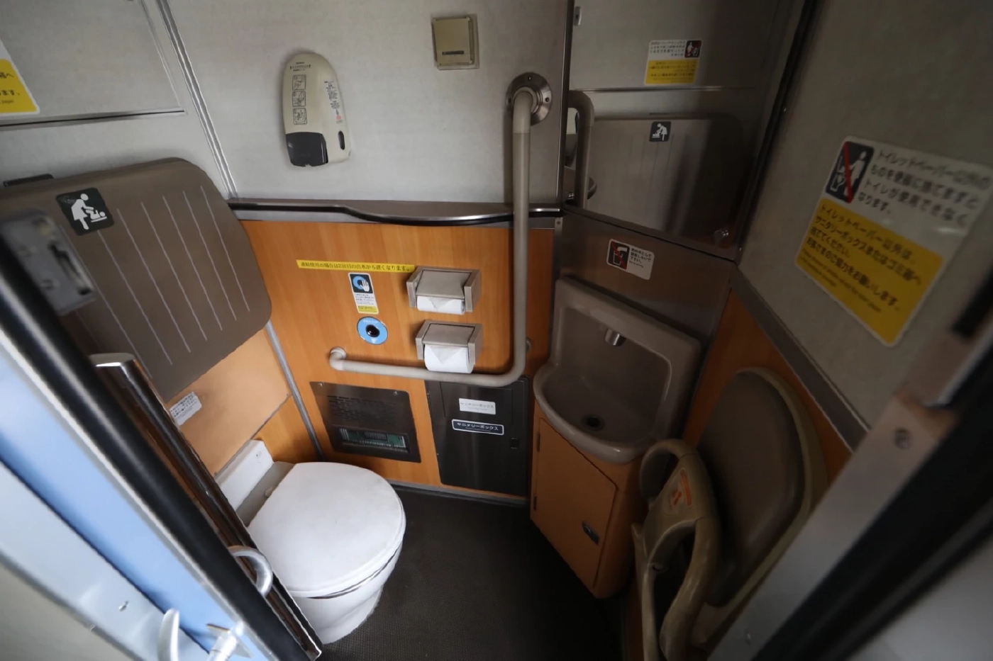 ขบวนรถไฟ JR Hokkaido มือสอง จากญี่ปุ่น จำนวน 17 คัน ถึงไทยแล้ว