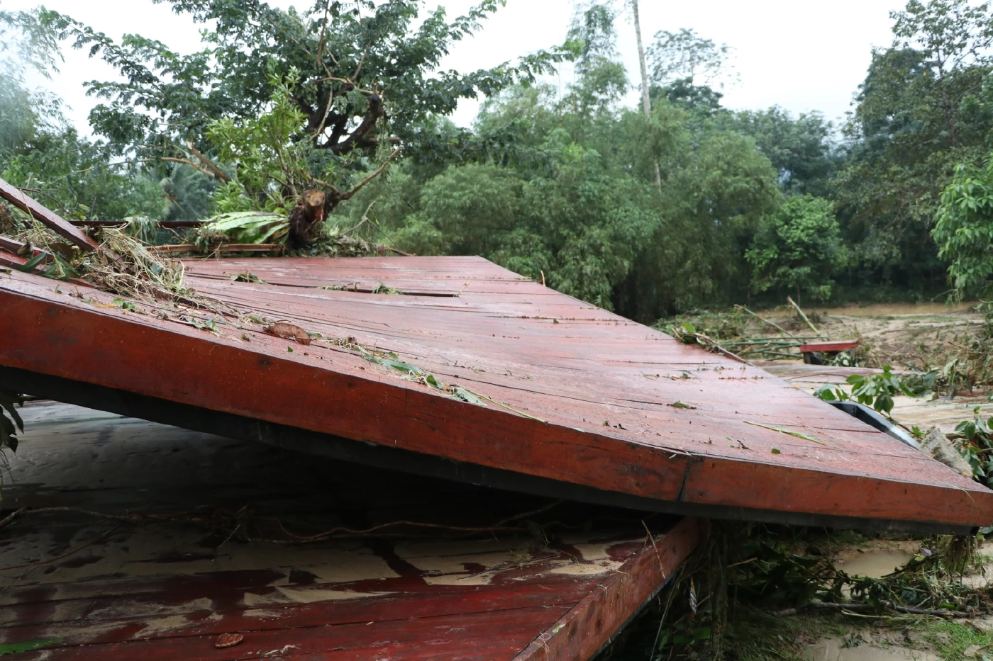 น้ำป่ารุนแรงสุดในรอบ 40 ปี ผู้ว่าฯพัทลุงเตือนที่ราบลุ่มระวังน้ำท่วม