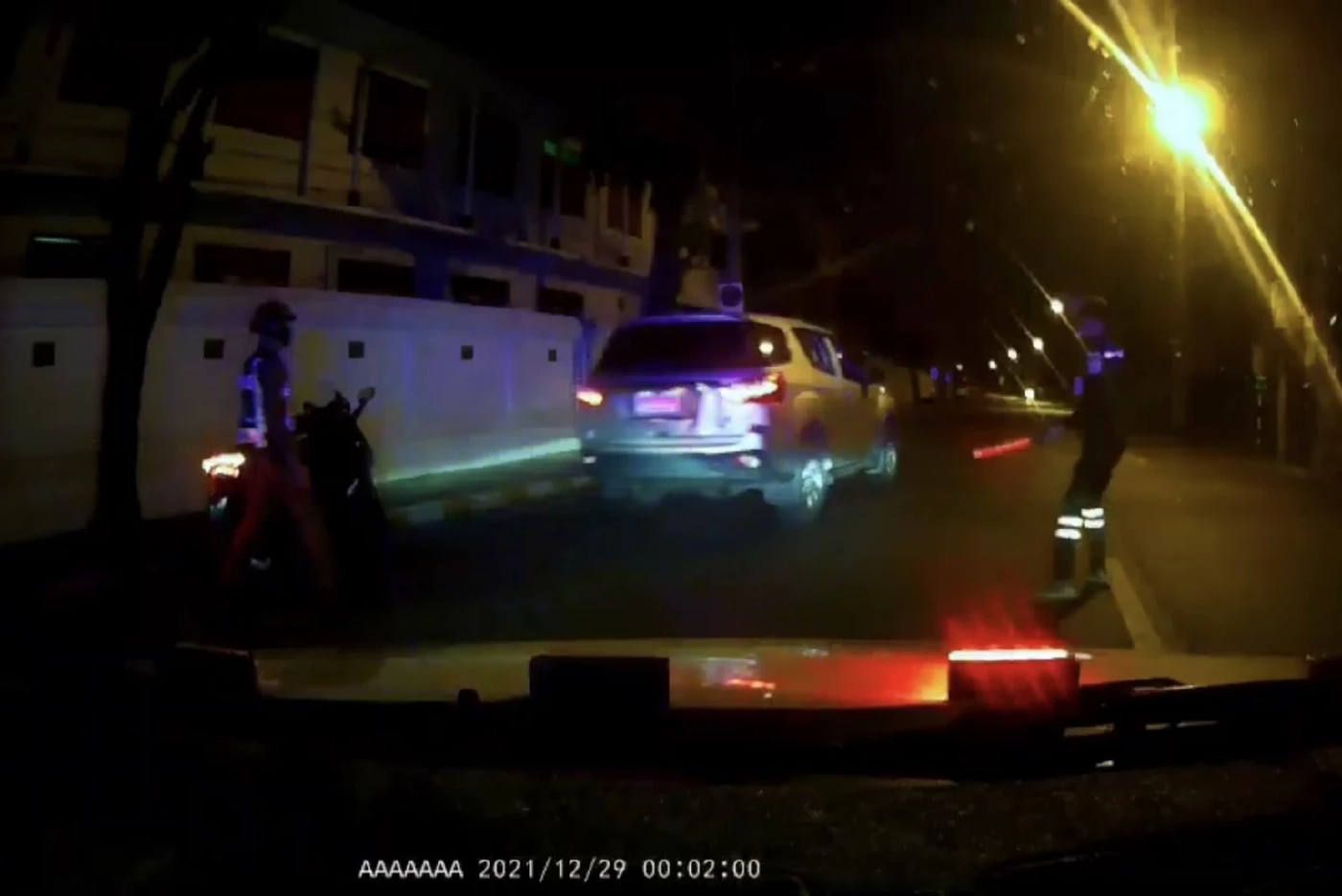 เปิดคลิปกล้องหน้ารถกู้ภัย ผู้พิพากษา​ชนแล้วซิ่งหนี